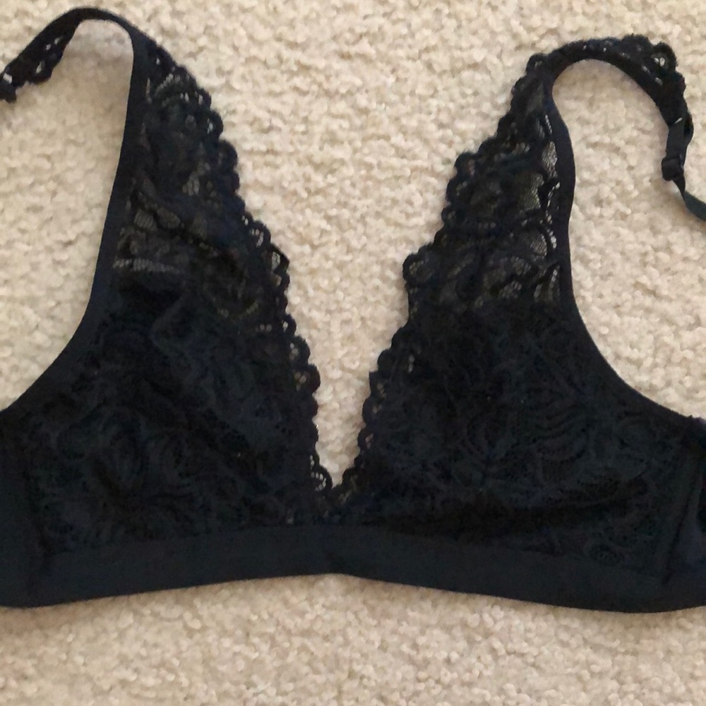 Black lace adjustable strap bralette